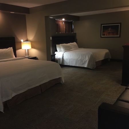 Express By Canad Inns Winnipeg Exterior photo
