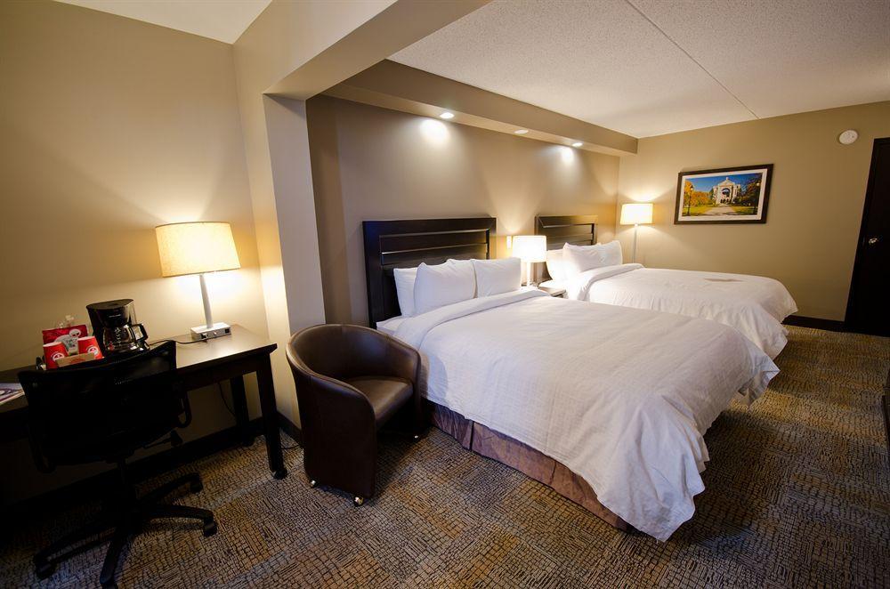 Express By Canad Inns Winnipeg Exterior photo
