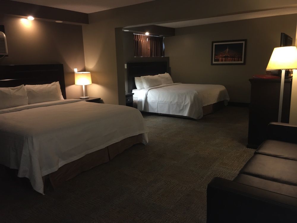 Express By Canad Inns Winnipeg Exterior photo