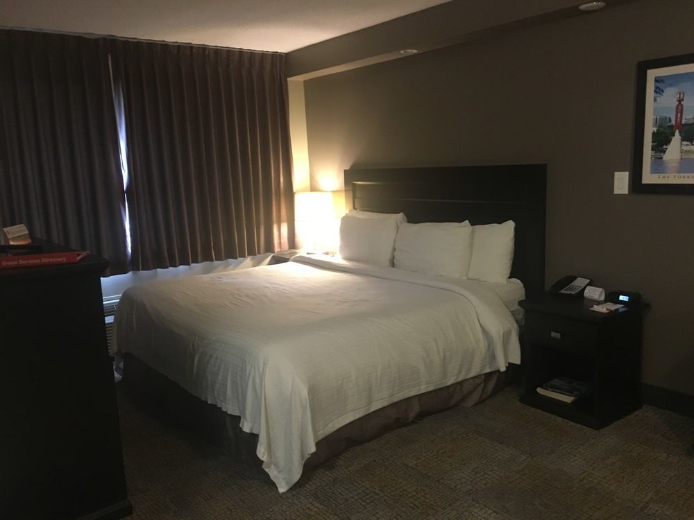 Express By Canad Inns Winnipeg Exterior photo