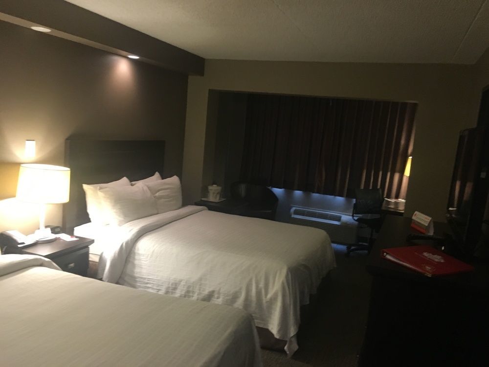 Express By Canad Inns Winnipeg Exterior photo